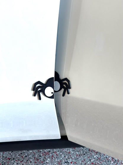 Gap Spider Plastic Emblem, Reusable! Works on all vehicles.